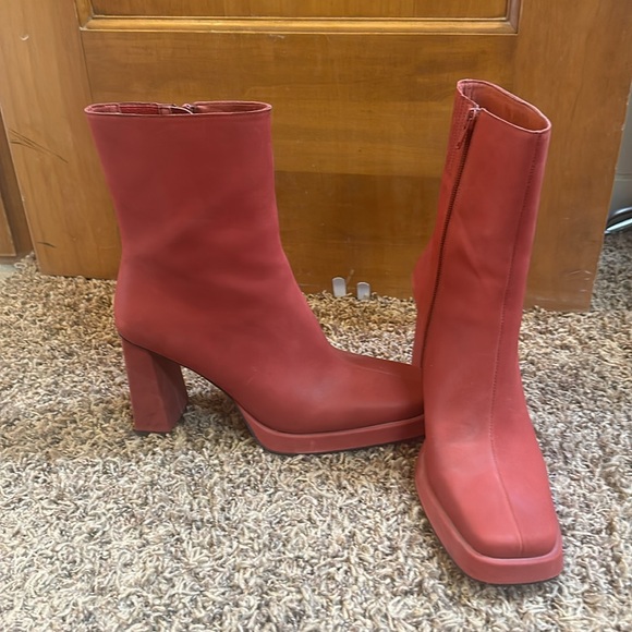 Red Jeffrey Campbell boots - Picture 2 of 6